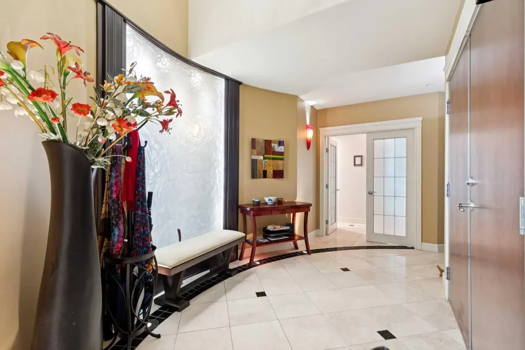 836 15 Avenue SW Calgary AB T2R1S2