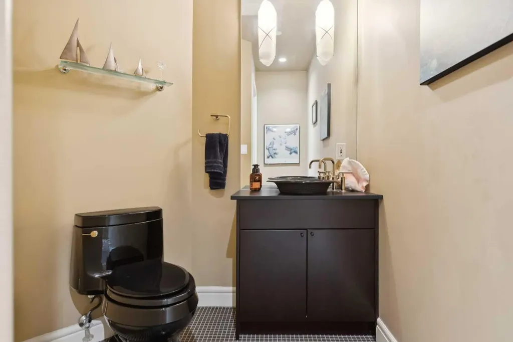836 15 Avenue SW Calgary AB T2R1S2