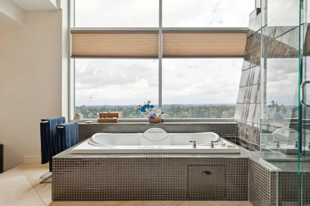 836 15 Avenue SW Calgary AB T2R1S2