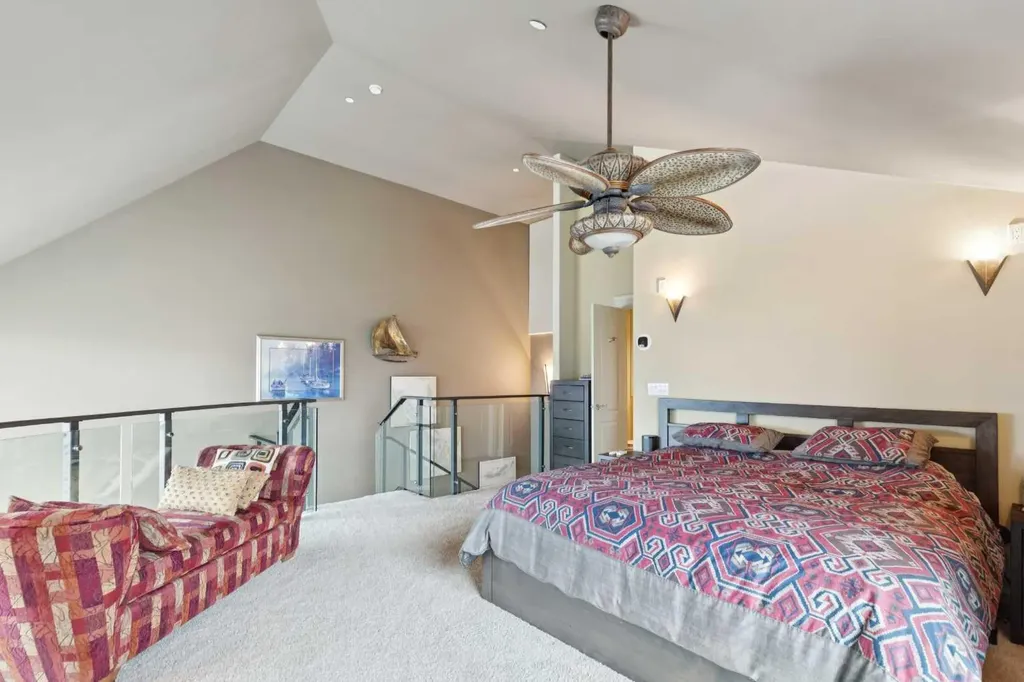 836 15 Avenue SW Calgary AB T2R1S2