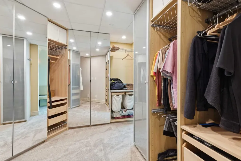 836 15 Avenue SW Calgary AB T2R1S2