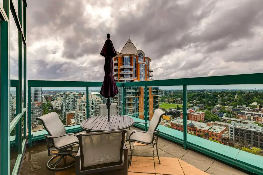 836 15 Avenue SW Calgary AB T2R1S2