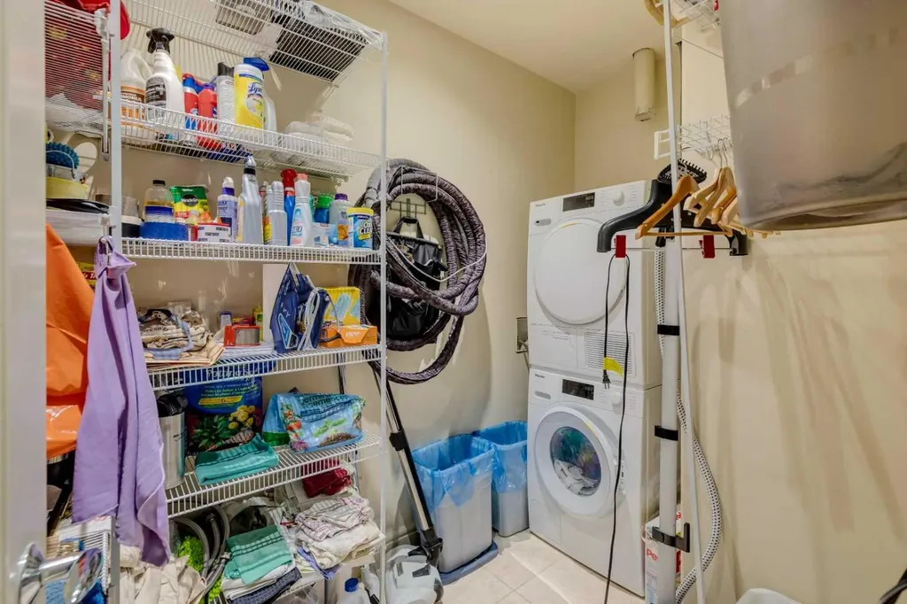 836 15 Avenue SW Calgary AB T2R1S2