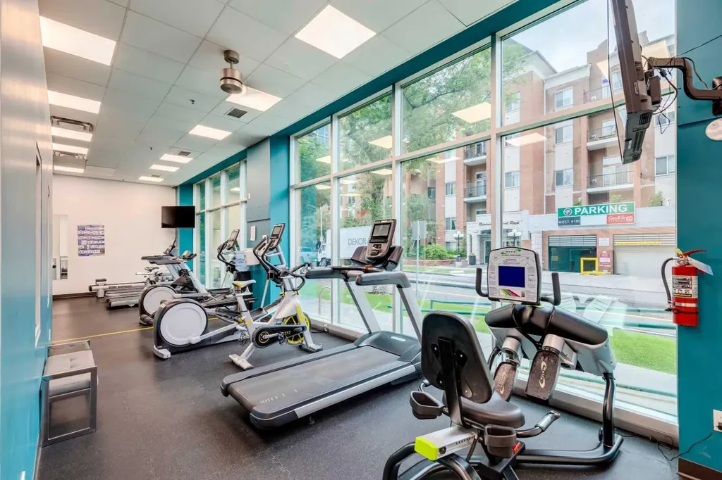 836 15 Avenue SW Calgary AB T2R1S2