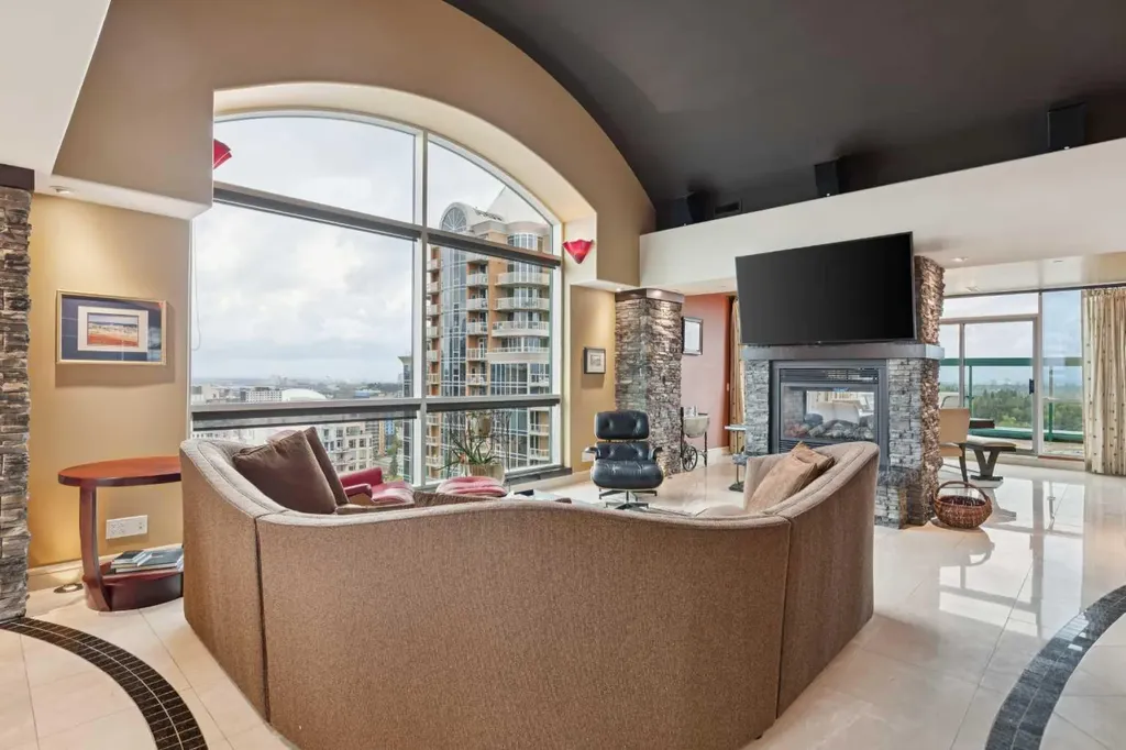 836 15 Avenue SW Calgary AB T2R1S2
