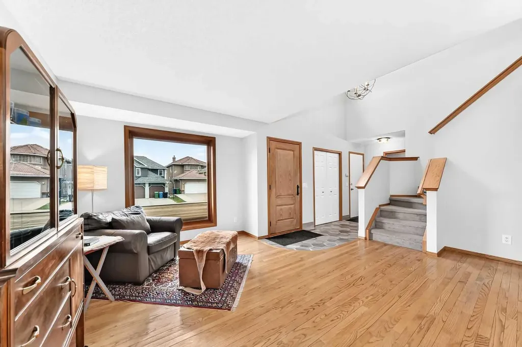 383 Edgebrook Rise NW Calgary AB T3A 5J8