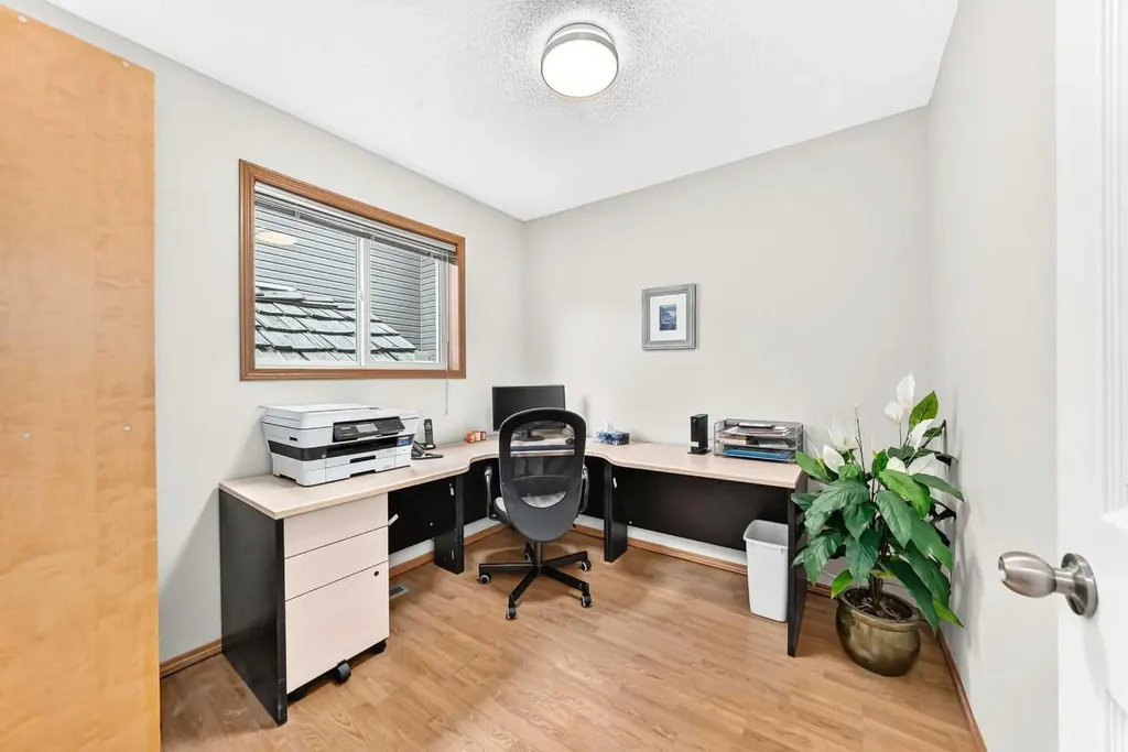 383 Edgebrook Rise NW Calgary AB T3A 5J8