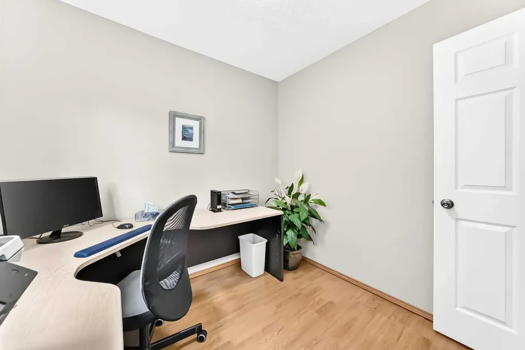 383 Edgebrook Rise NW Calgary AB T3A 5J8