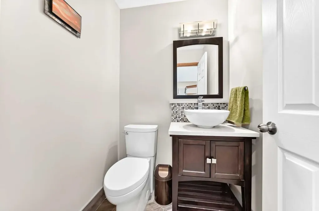 383 Edgebrook Rise NW Calgary AB T3A 5J8