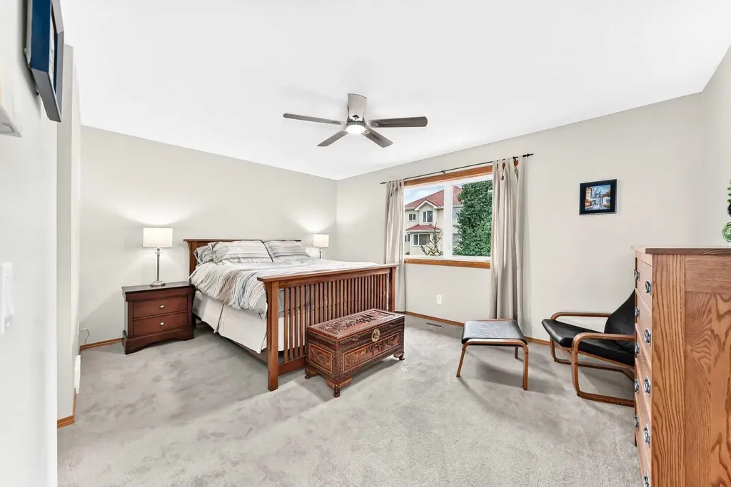 383 Edgebrook Rise NW Calgary AB T3A 5J8