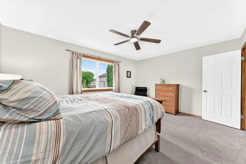 383 Edgebrook Rise NW Calgary AB T3A 5J8