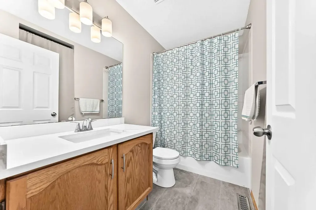 383 Edgebrook Rise NW Calgary AB T3A 5J8