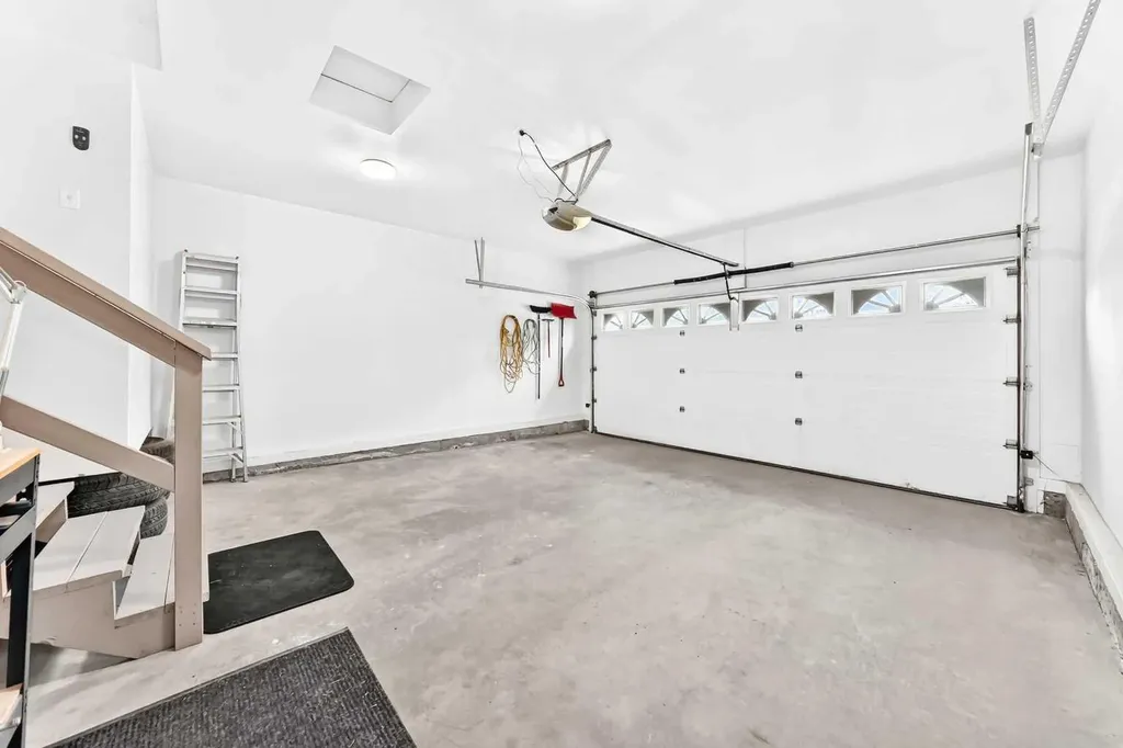 383 Edgebrook Rise NW Calgary AB T3A 5J8