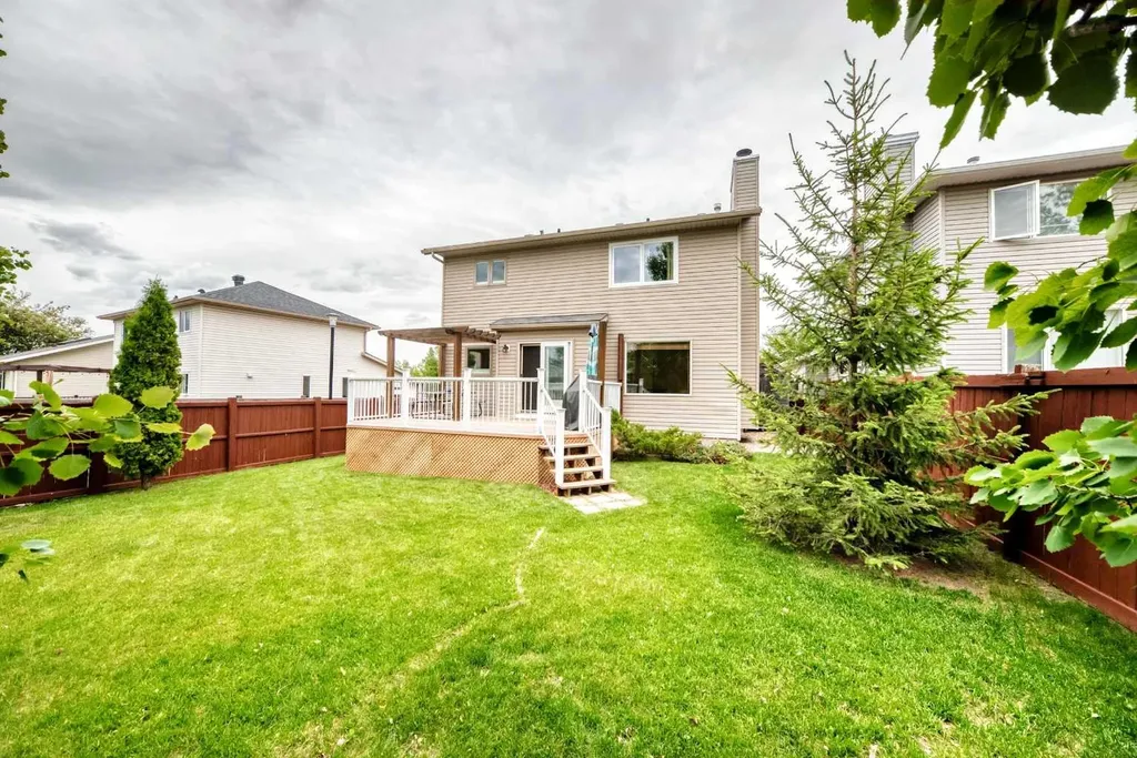 383 Edgebrook Rise NW Calgary AB T3A 5J8