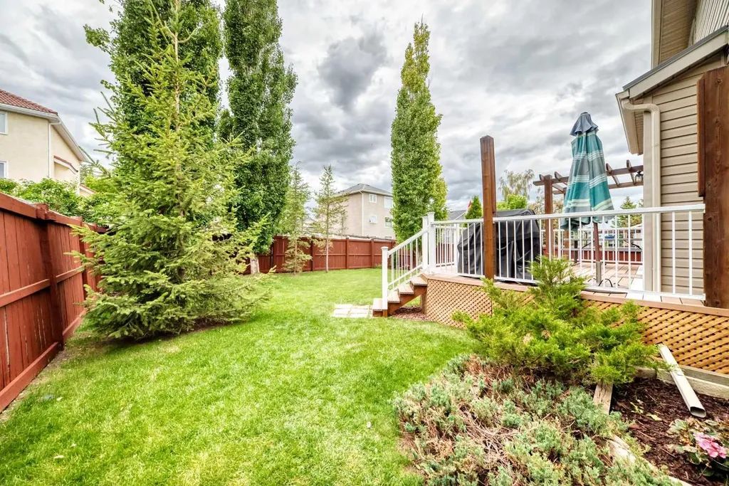 383 Edgebrook Rise NW Calgary AB T3A 5J8