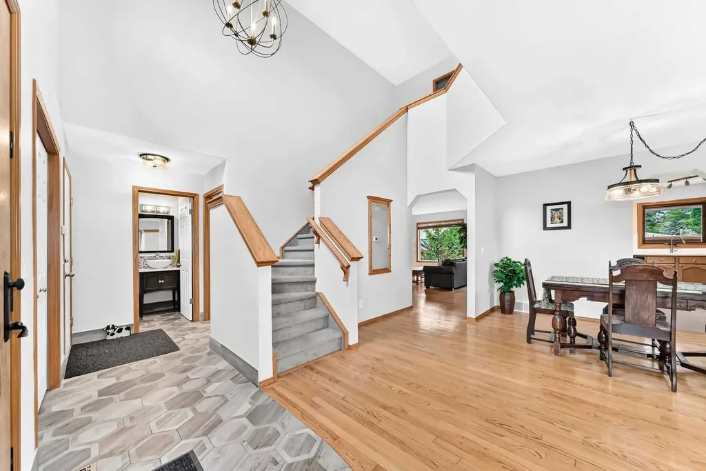 383 Edgebrook Rise NW Calgary AB T3A 5J8