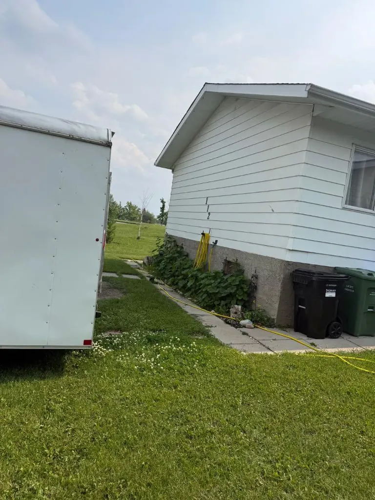 112 Huntstrom Drive NE Calgary AB T2K 5T5