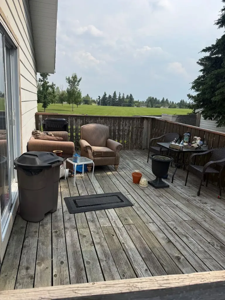 112 Huntstrom Drive NE Calgary AB T2K 5T5