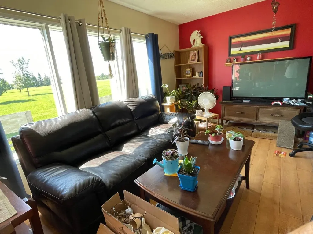 112 Huntstrom Drive NE Calgary AB T2K 5T5