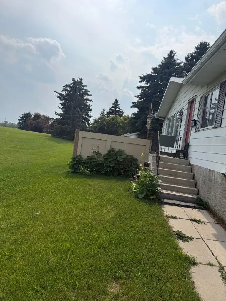112 Huntstrom Drive NE Calgary AB T2K 5T5