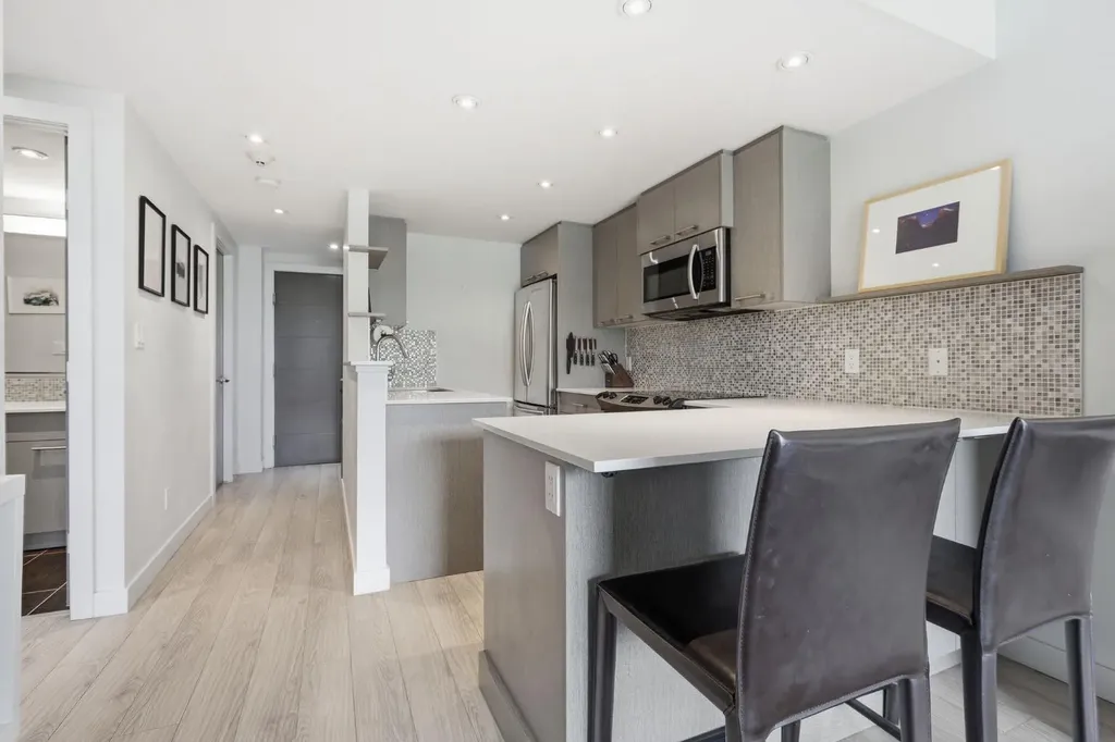 916 Memorial Drive NW Calgary AB T2N 3C9