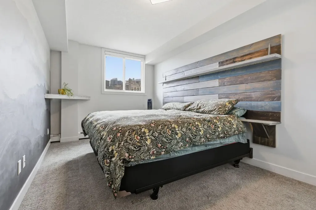 916 Memorial Drive NW Calgary AB T2N 3C9