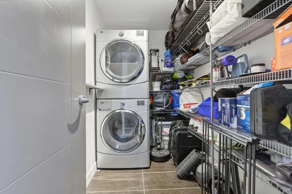 916 Memorial Drive NW Calgary AB T2N 3C9