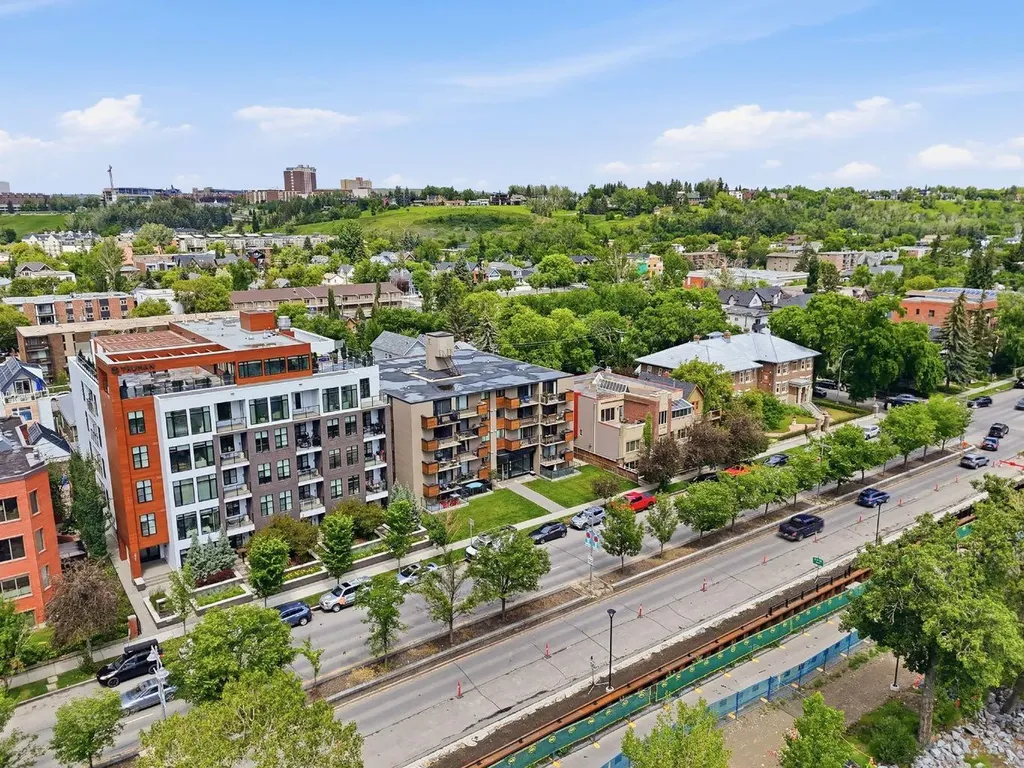 916 Memorial Drive NW Calgary AB T2N 3C9