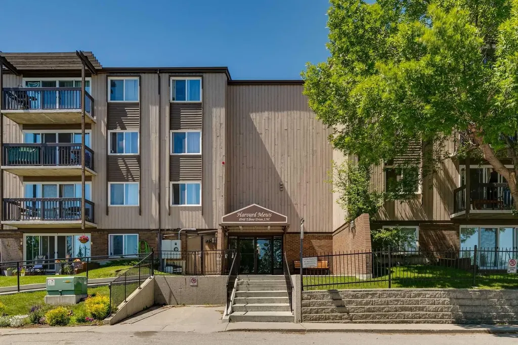8948 Elbow Drive SW Calgary AB T2V 0H9