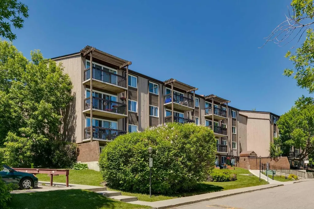 8948 Elbow Drive SW Calgary AB T2V 0H9