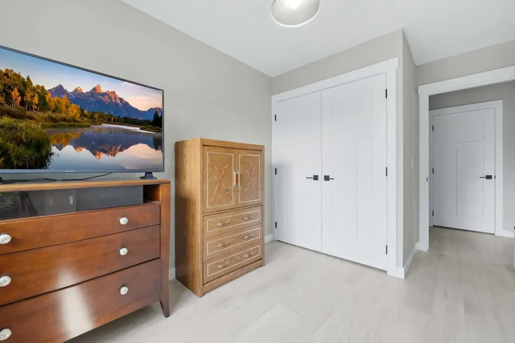 55 Sunbank Road SE Calgary AB T2X 1X8