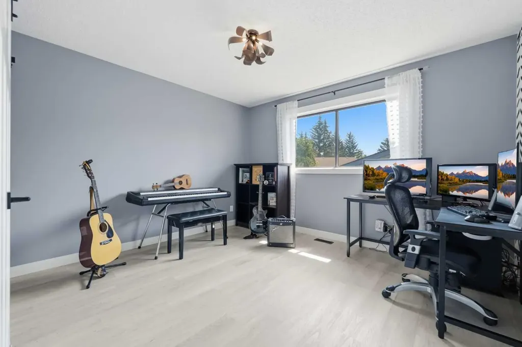 55 Sunbank Road SE Calgary AB T2X 1X8