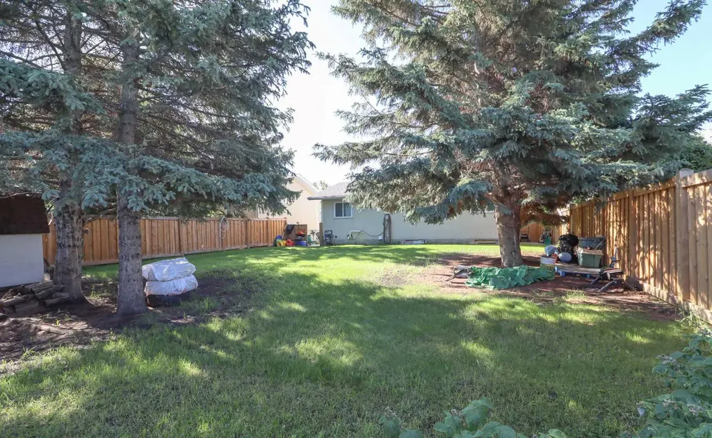 9616 76 Avenue Grande Prairie AB T8V 4L4