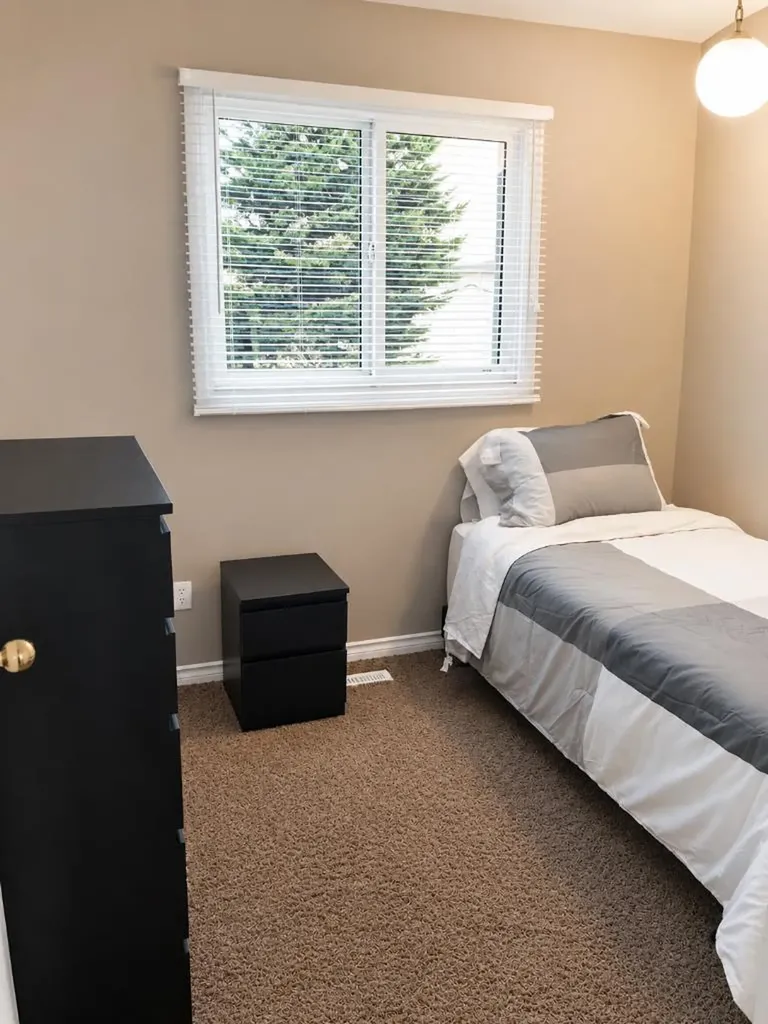 9616 76 Avenue Grande Prairie AB T8V 4L4