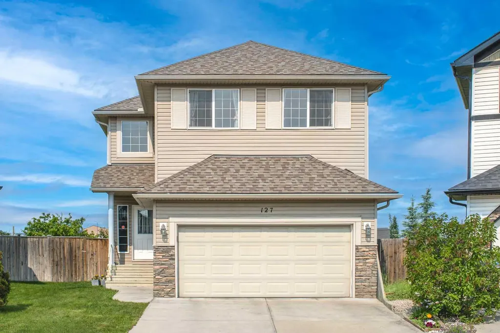 127 Everwoods Park SW Calgary AB T2Y 0G3