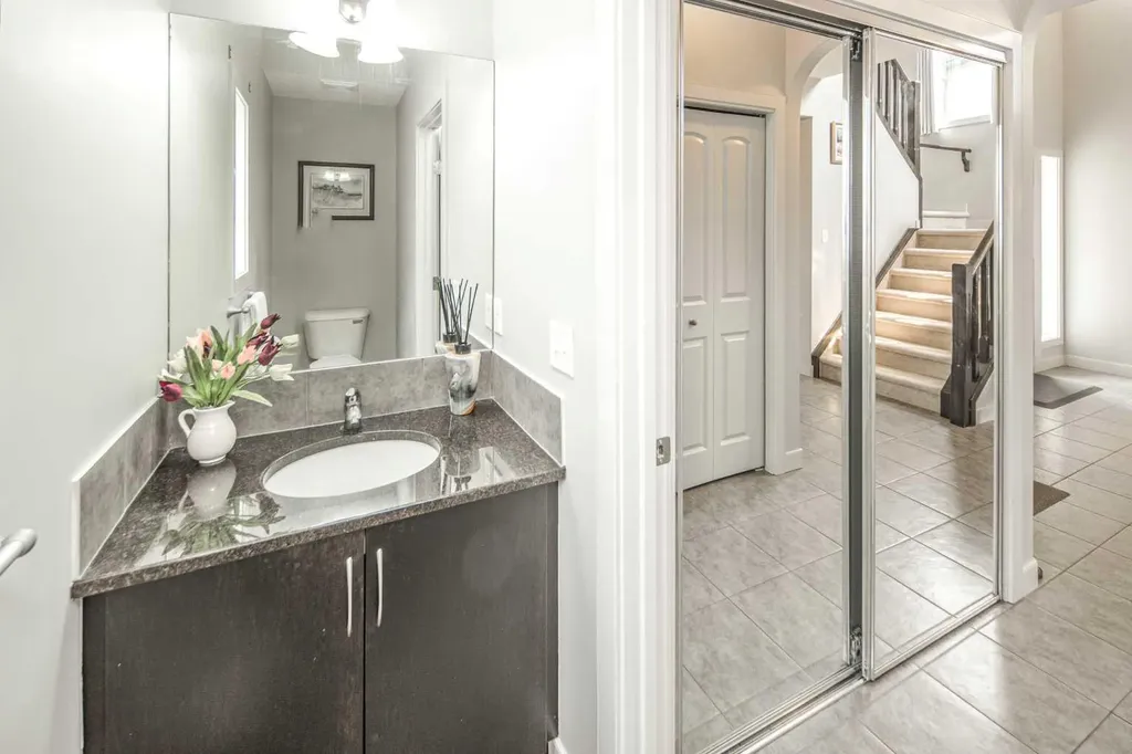 127 Everwoods Park SW Calgary AB T2Y 0G3