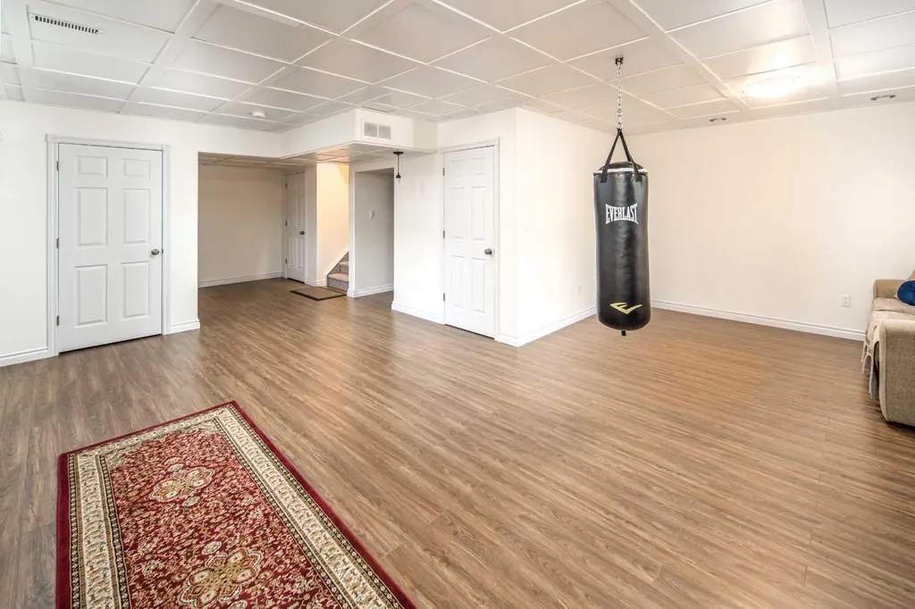 127 Everwoods Park SW Calgary AB T2Y 0G3