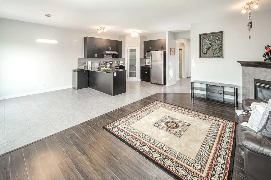 127 Everwoods Park SW Calgary AB T2Y 0G3