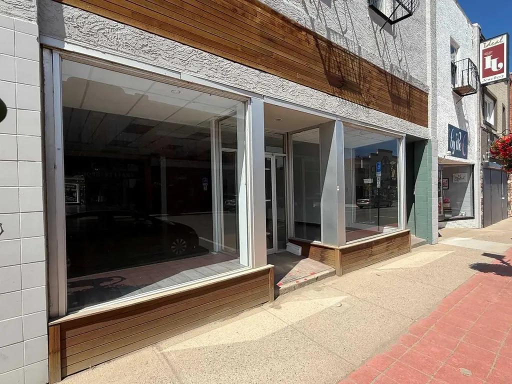 622 3 Street SE Medicine Hat AB T1A7G6