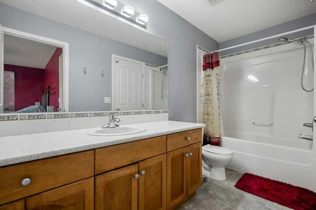 720 Willowbrook Road NW Airdrie AB T4B 2Y9