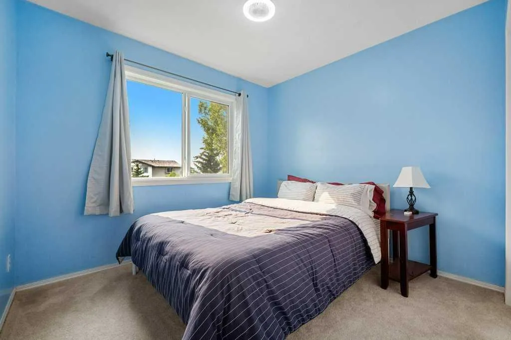 720 Willowbrook Road NW Airdrie AB T4B 2Y9