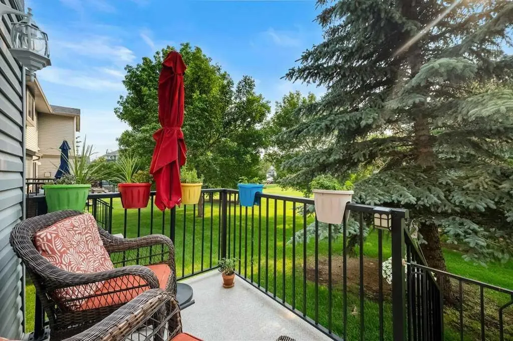 720 Willowbrook Road NW Airdrie AB T4B 2Y9