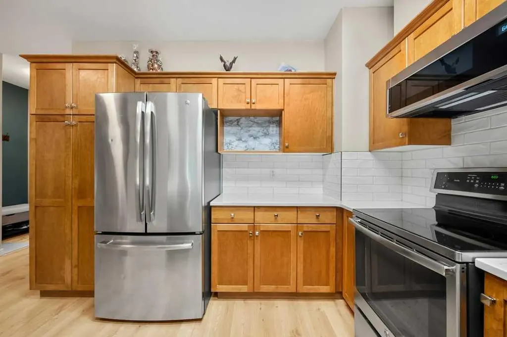 720 Willowbrook Road NW Airdrie AB T4B 2Y9