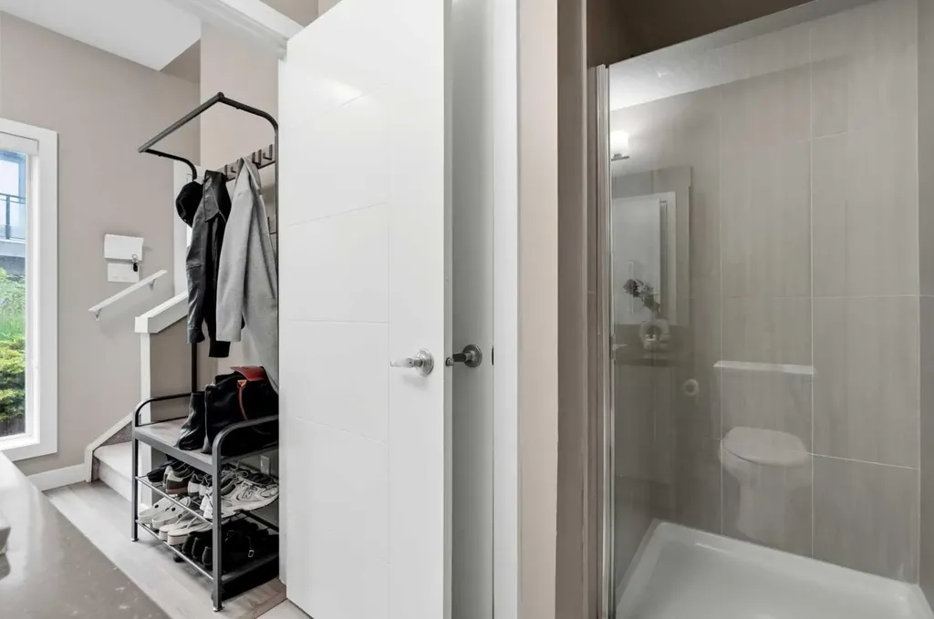 71 34 Avenue SW Calgary AB T2S 3H4