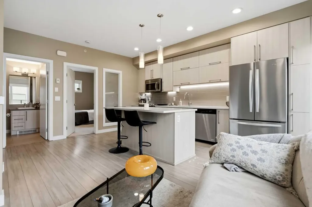 71 34 Avenue SW Calgary AB T2S 3H4