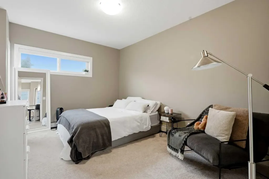 71 34 Avenue SW Calgary AB T2S 3H4