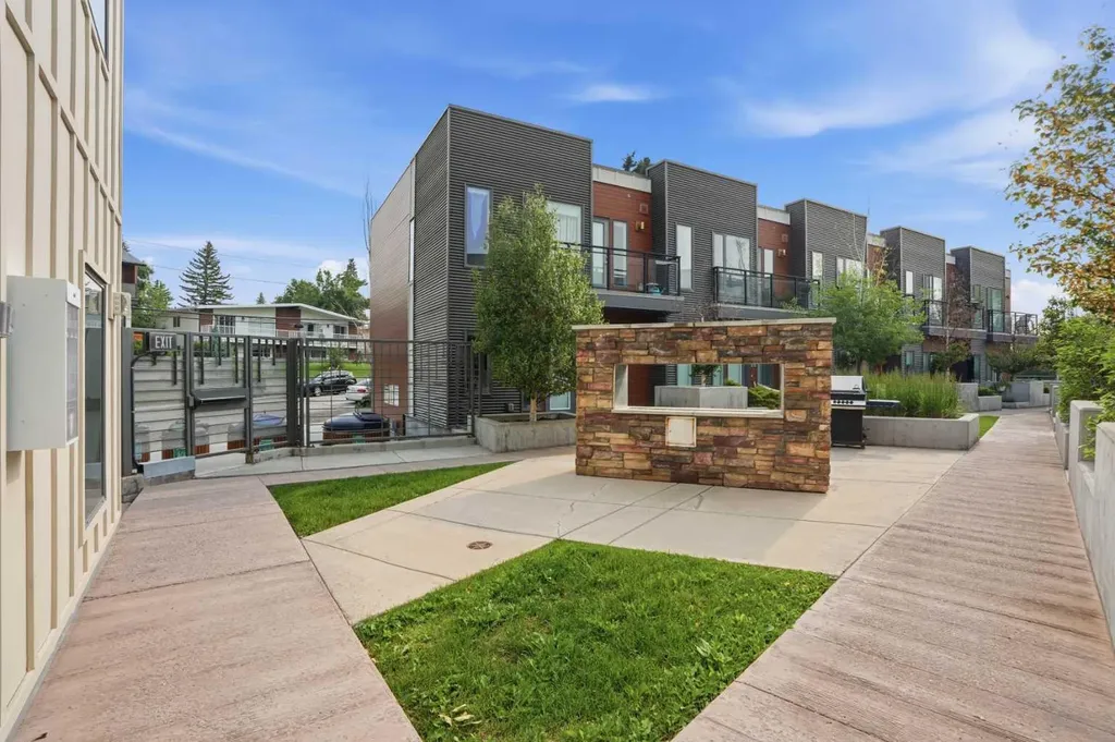 71 34 Avenue SW Calgary AB T2S 3H4