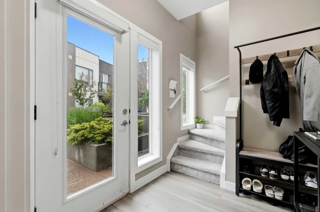 71 34 Avenue SW Calgary AB T2S 3H4