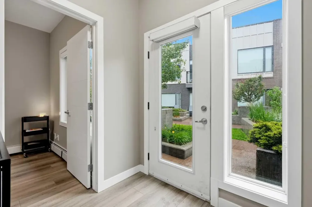 71 34 Avenue SW Calgary AB T2S 3H4