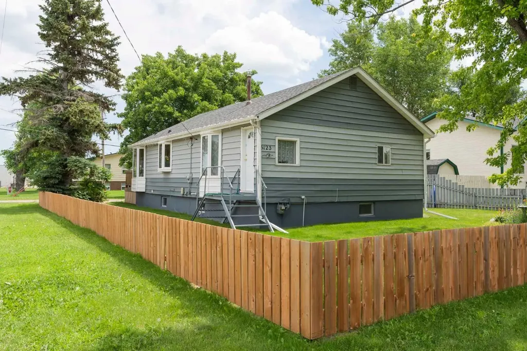 5123 56 Street Taber AB T1G 1M8